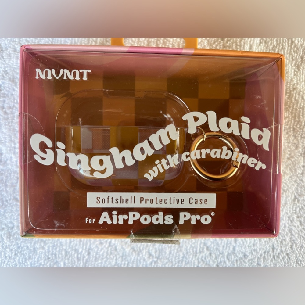 MVMT AirPod pro soft shell protective casa. Gingham plaid. NWT